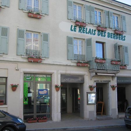 Отель Le Relais Des Bergers Saint-Martin-en-Haut Экстерьер фото