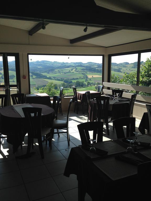 Отель Le Relais Des Bergers Saint-Martin-en-Haut Экстерьер фото